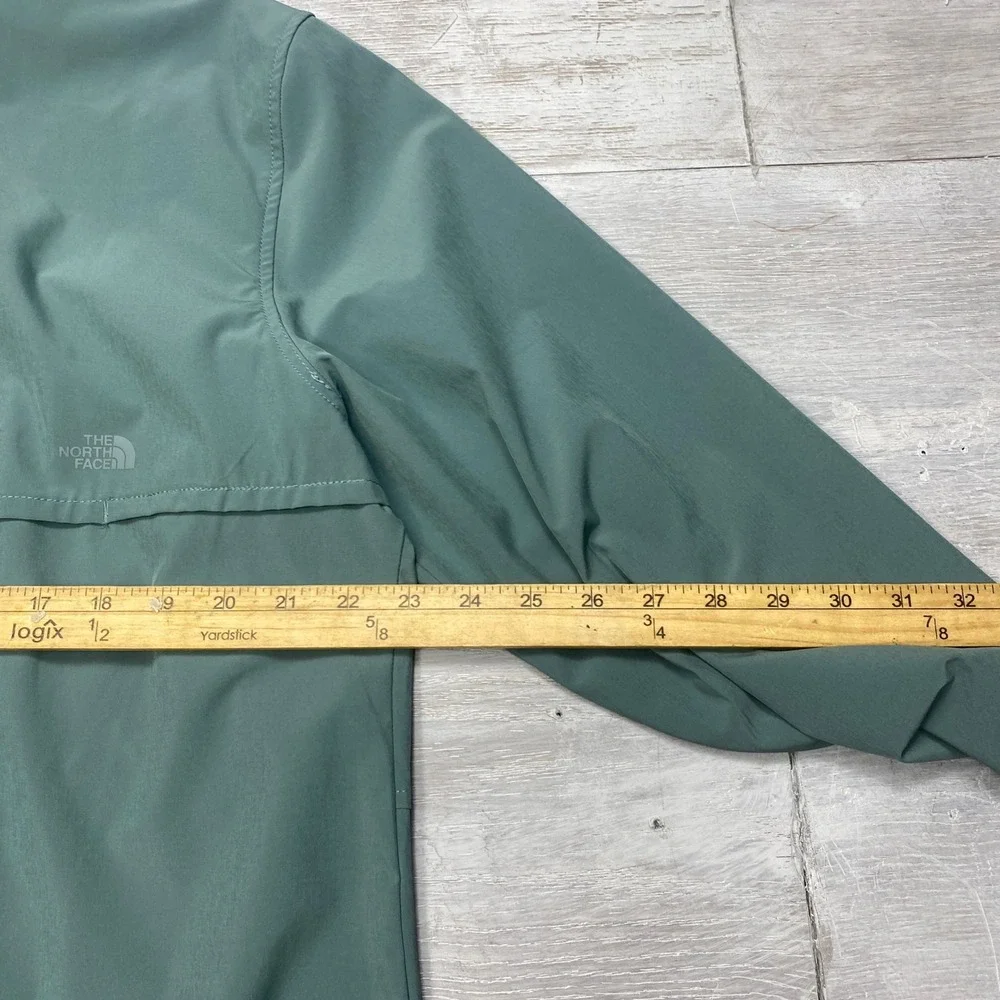 The North Face Mens Large Green Long Sleeve Vented Trail Hiking Button Up Shirt